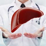 【手遅れになる前に】肝臓が原因の口臭セルフチェックと4つの対策